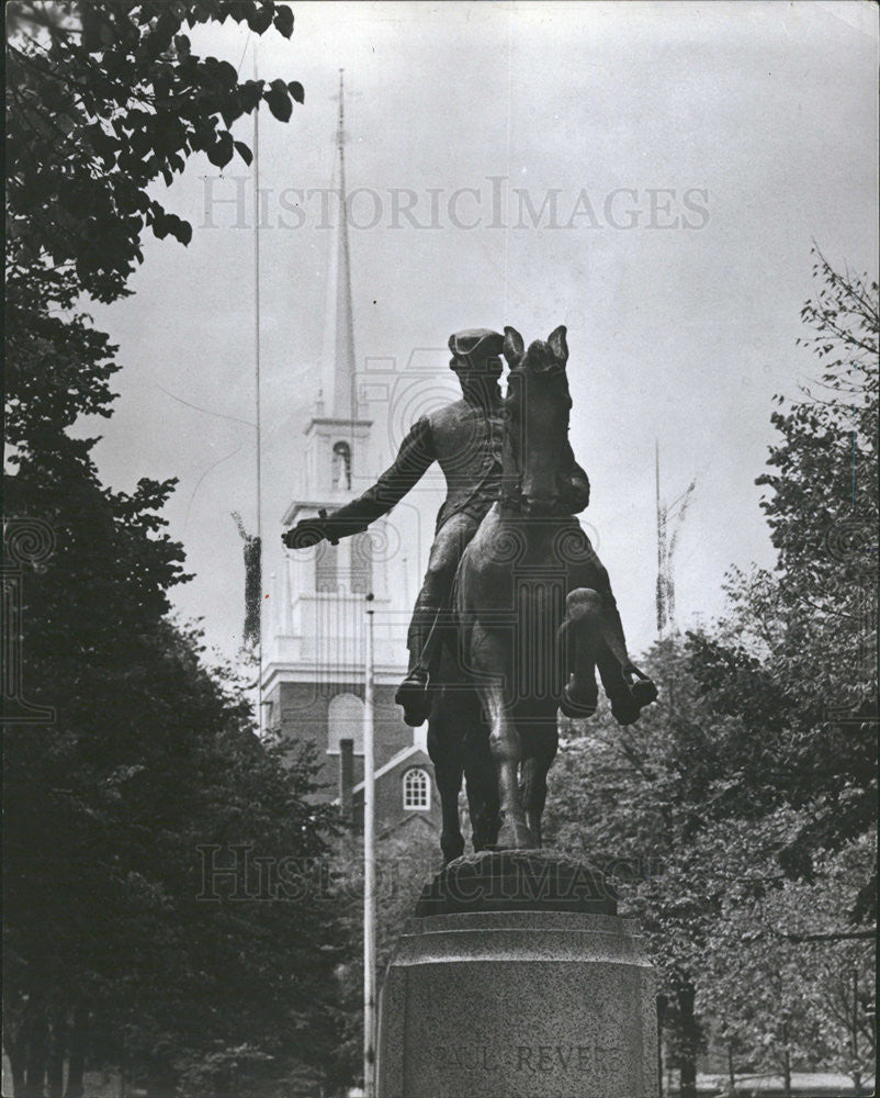 1971 Press Photo Statue of Paul Revere at Boston's Old North Church. - Historic Images