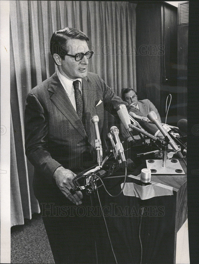 1973 Press Photo US Attorney General Elliot Richardson/James Thompson/Illinois - Historic Images