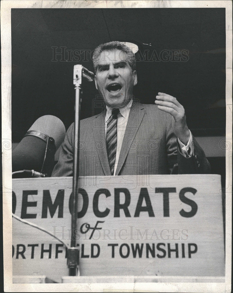 1967 Press Photo Seymour Simon Democratic Northfield Township Speech Cook County - Historic Images