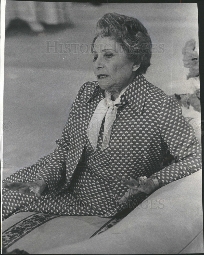 1973 Press Photo Designer Adele Simpson - Historic Images