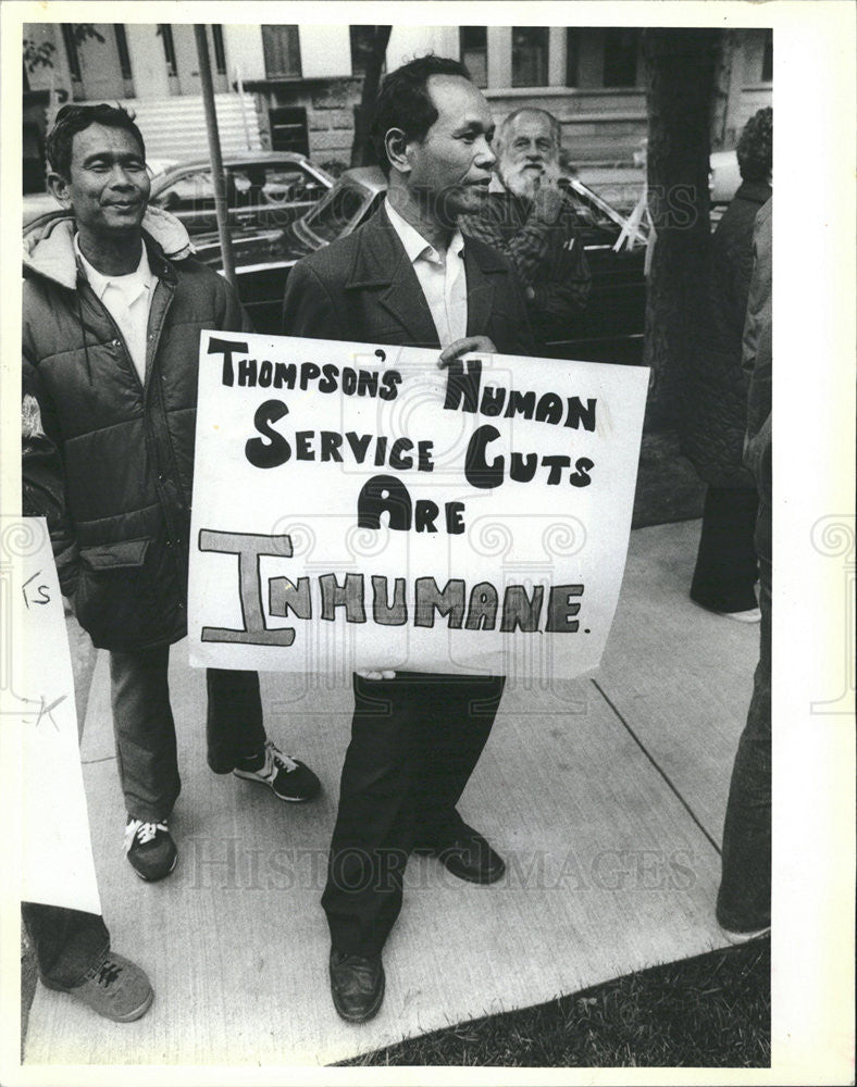 1983 Press Photo Uptown & Edgewater resident protest Governor Thompson. - Historic Images