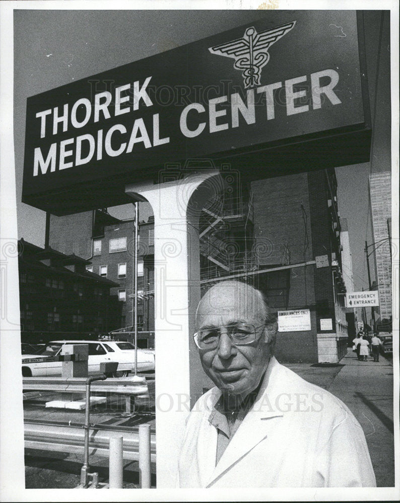 1975 Press Photo Dr Philip Thorek, Thorek Medical Center - Historic Images