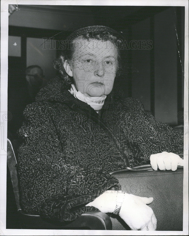 1957 Press Photo Mrs Robert Reilly, Wife of Parking Lot Owner, County Morgue - Historic Images