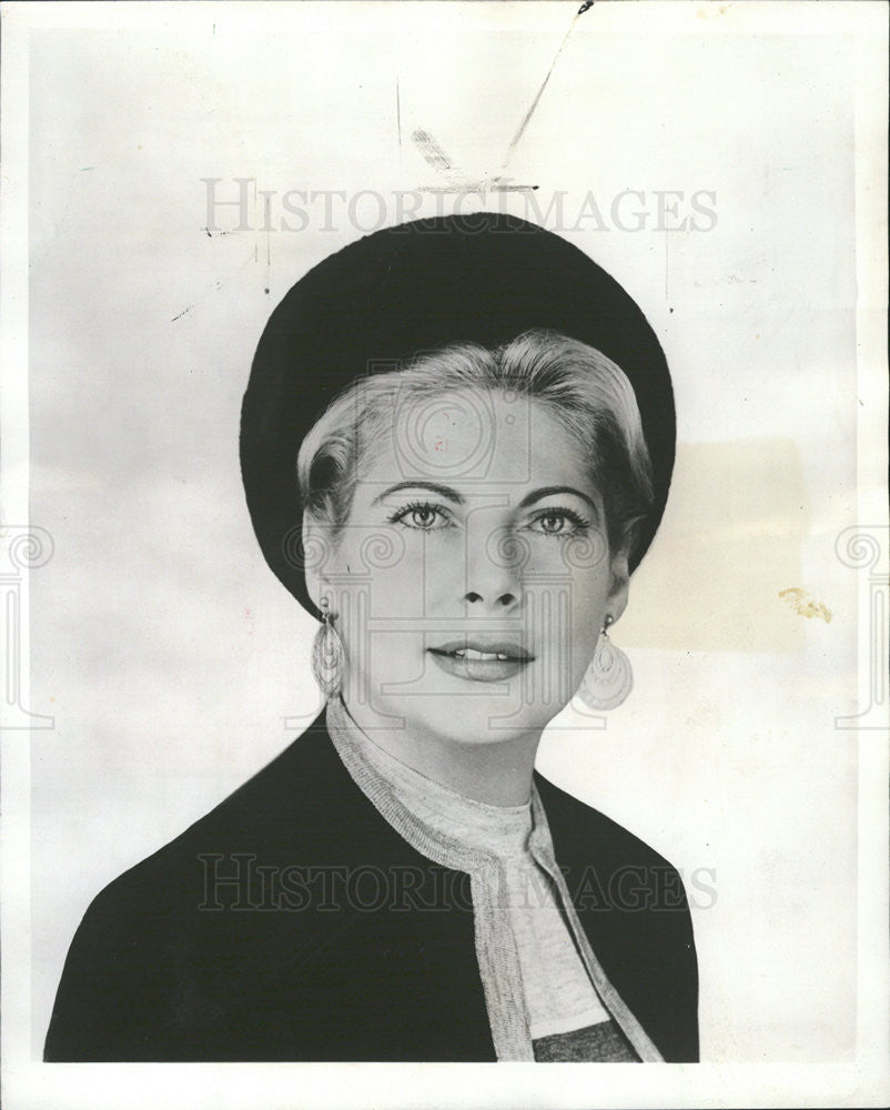 1964 Press Photo Eve Nelson, Executive, E. J. Korvette Inc. - Historic Images