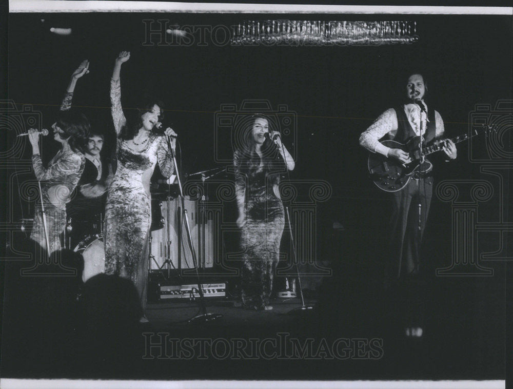 1972 Press Photo Love N Sound Vocal Group Singers - Historic Images