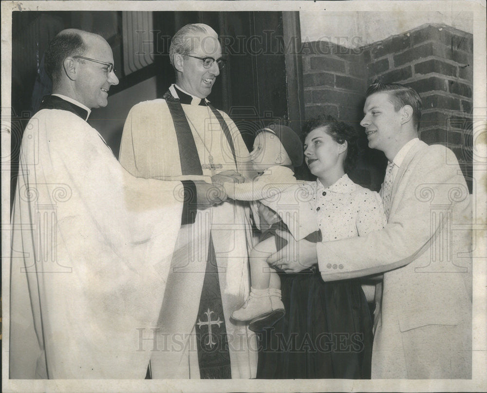 1957 Press Photo Reverends Arthur Mahr &amp; A. Howard Weeg &amp; The Kenneth Barkers - Historic Images