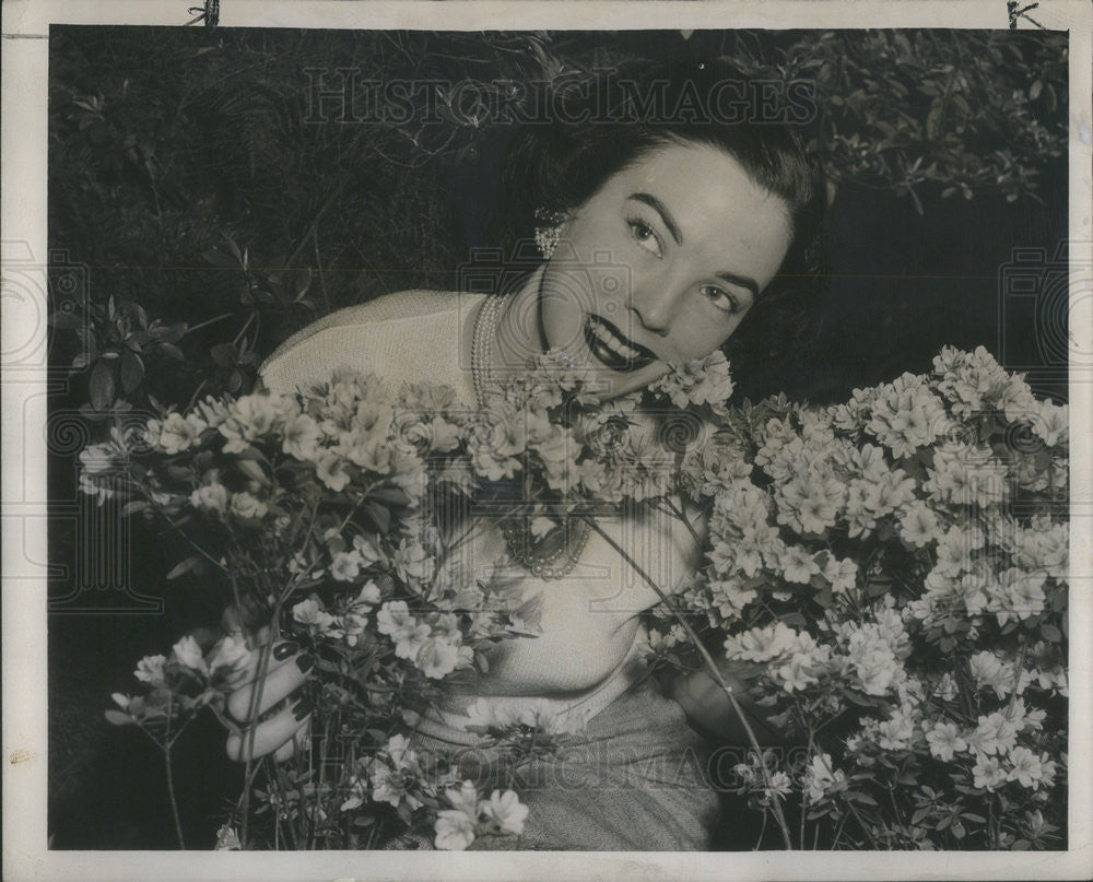 1948 Press Photo Model Marge Mahoney Poses With Pink Azaleas - Historic Images