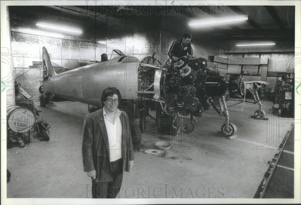 1981 Press Photo GARY HABSBURG HANGAR UNIT CONDO AIRPORT - Historic Images