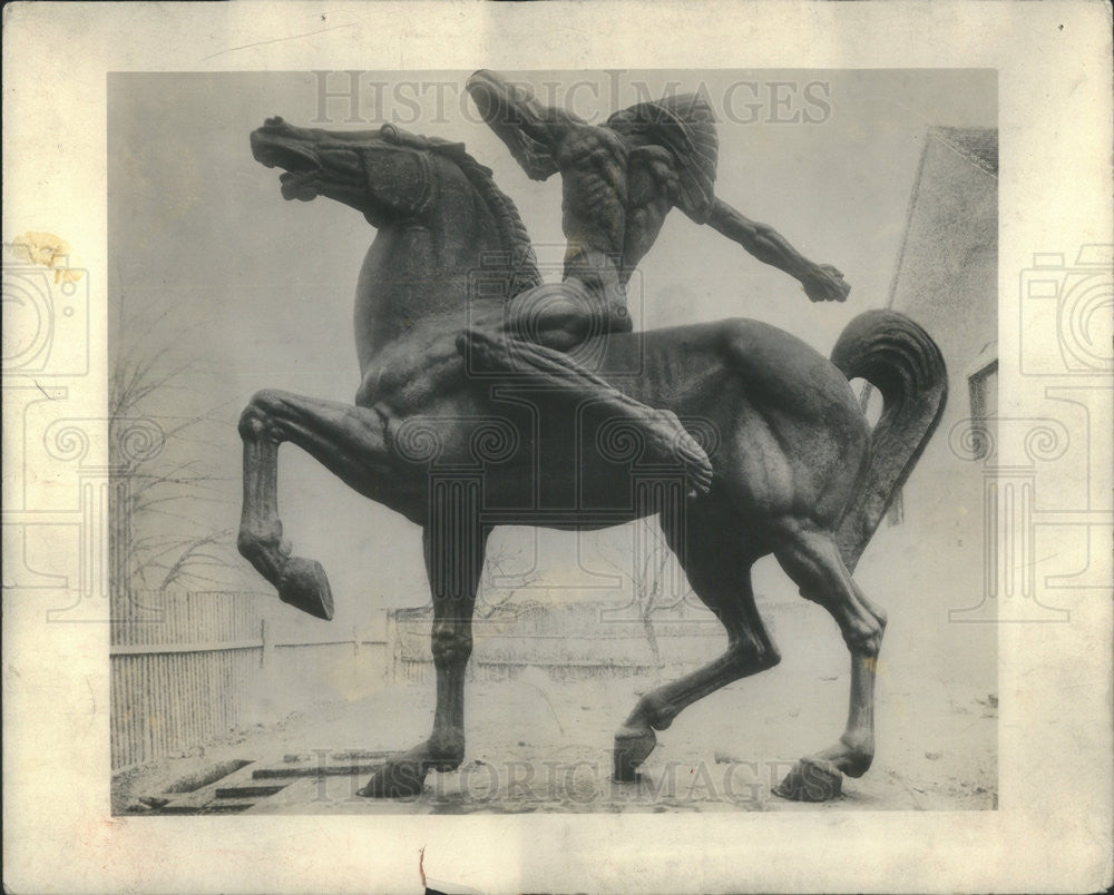 1983 Press Photo Ivan Mestrovitch Yugoslav sculptor American Indian Equestrain - Historic Images