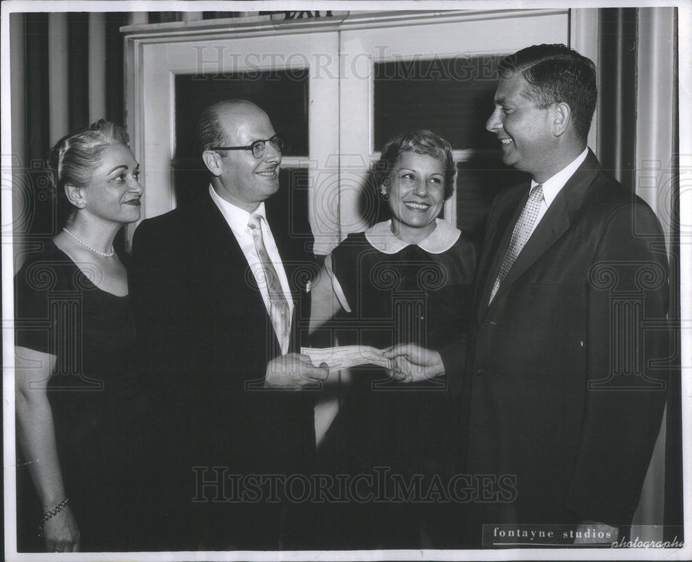 1956 Press Photo Emanuel Lurie Marlene Apfelbaum Memorial Foundation - Historic Images