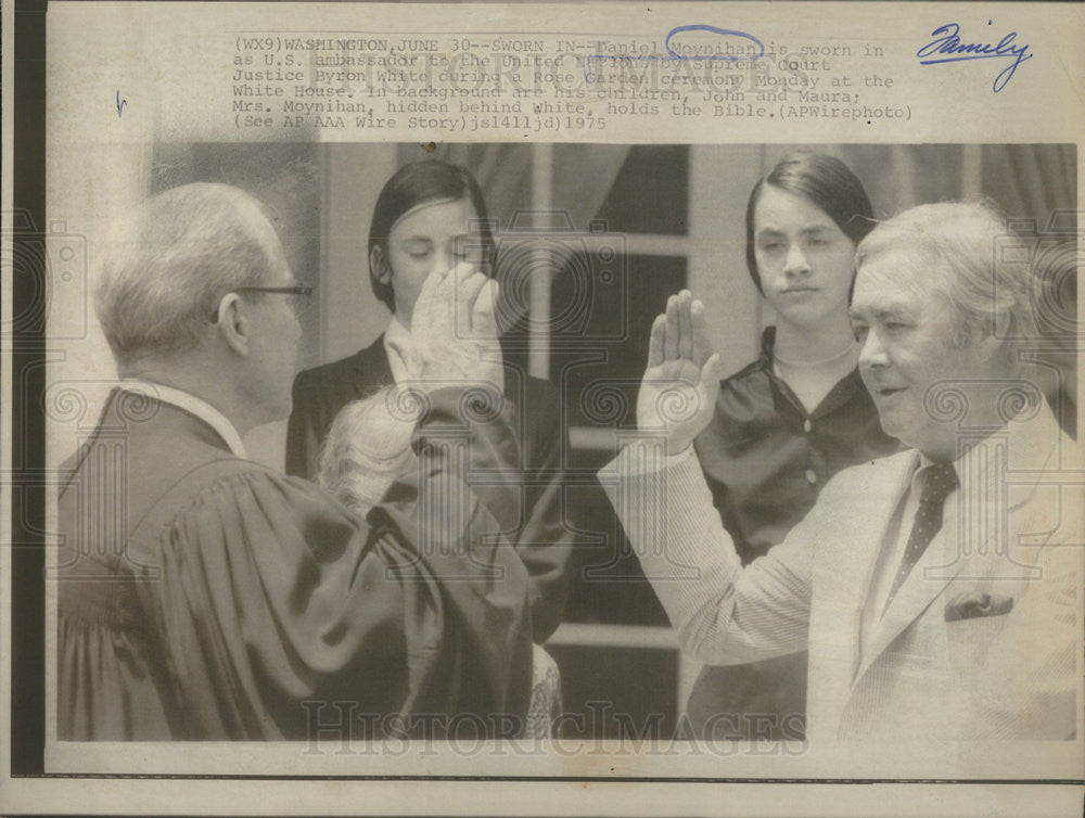 1975 Press Photo Daniel Moynaham Sworn In As US Ambassador To The United Nations - Historic Images