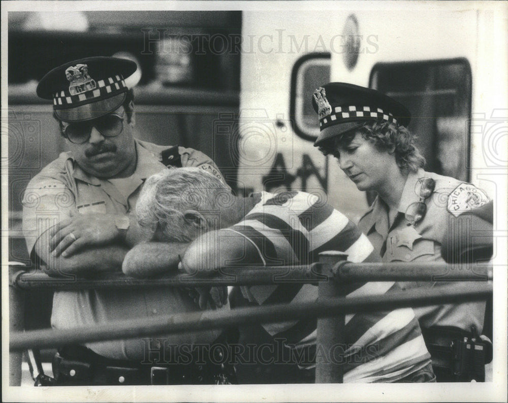 1985 Press Photo Richard Hinze Anthony Ruffino Grandson Roll Off Boat Ramp - Historic Images