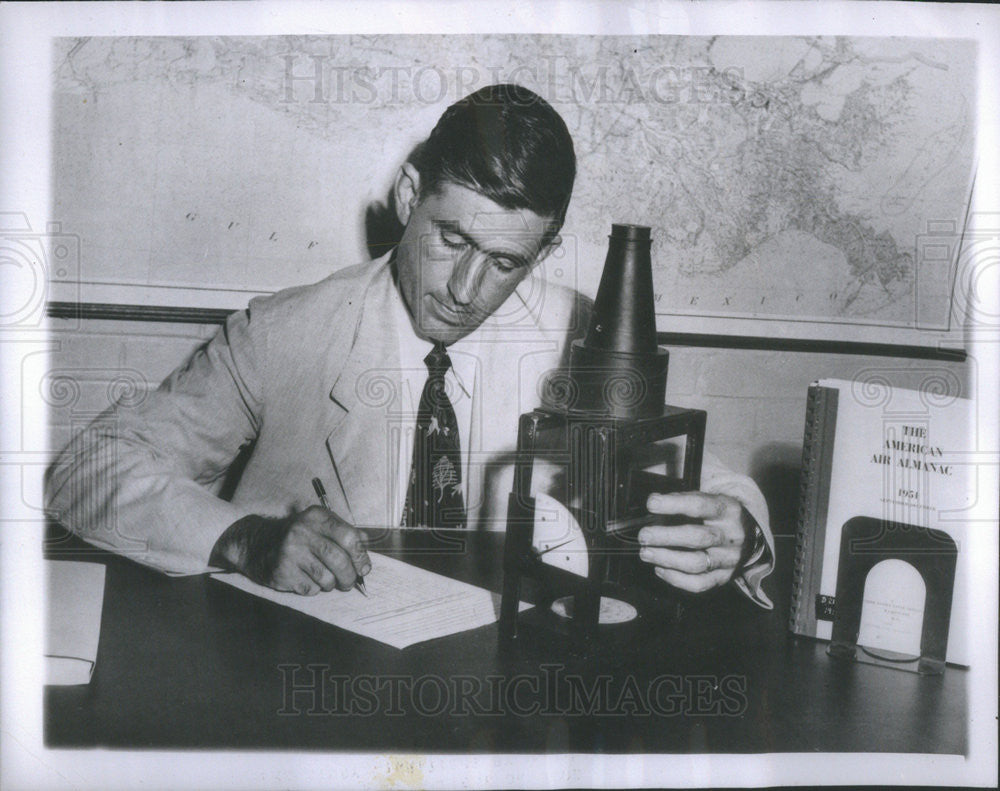 1952 Press Photo George H Lowery Jr,curator La Stat U dept of zoology - Historic Images