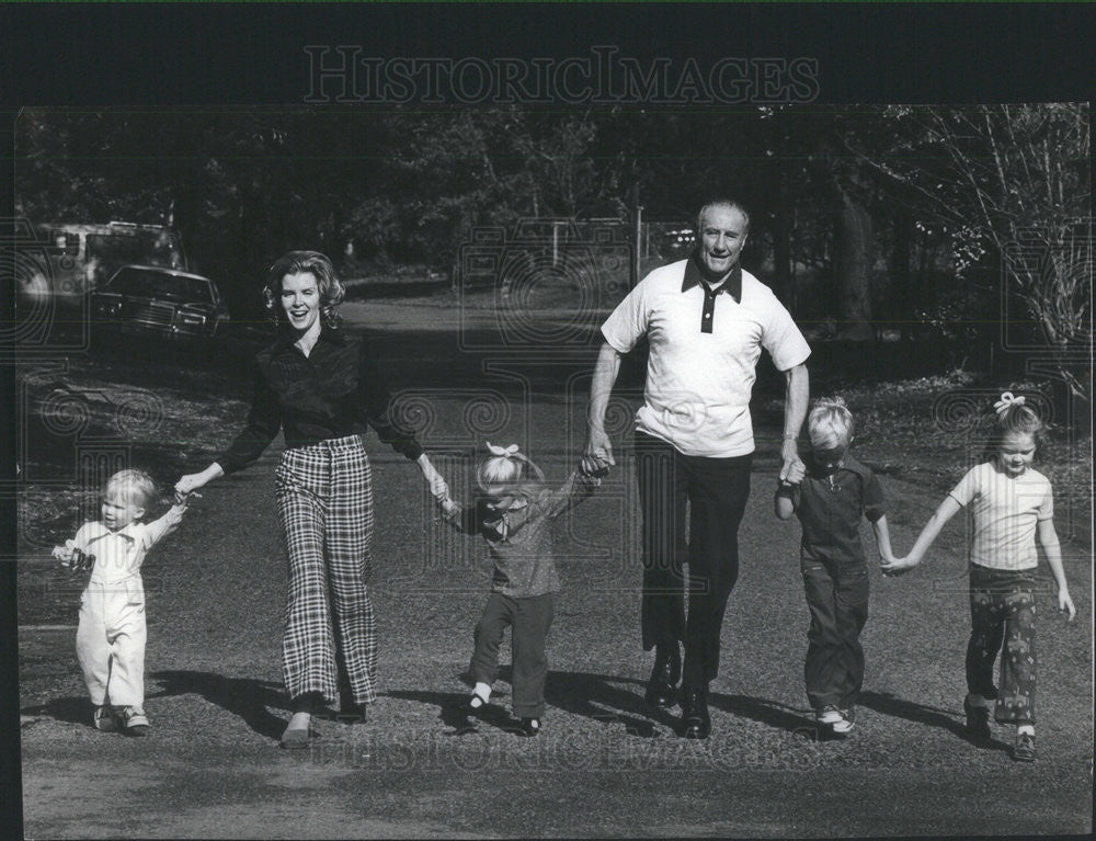 Press Photo James Strom Thurmond American politician with Wife family ...