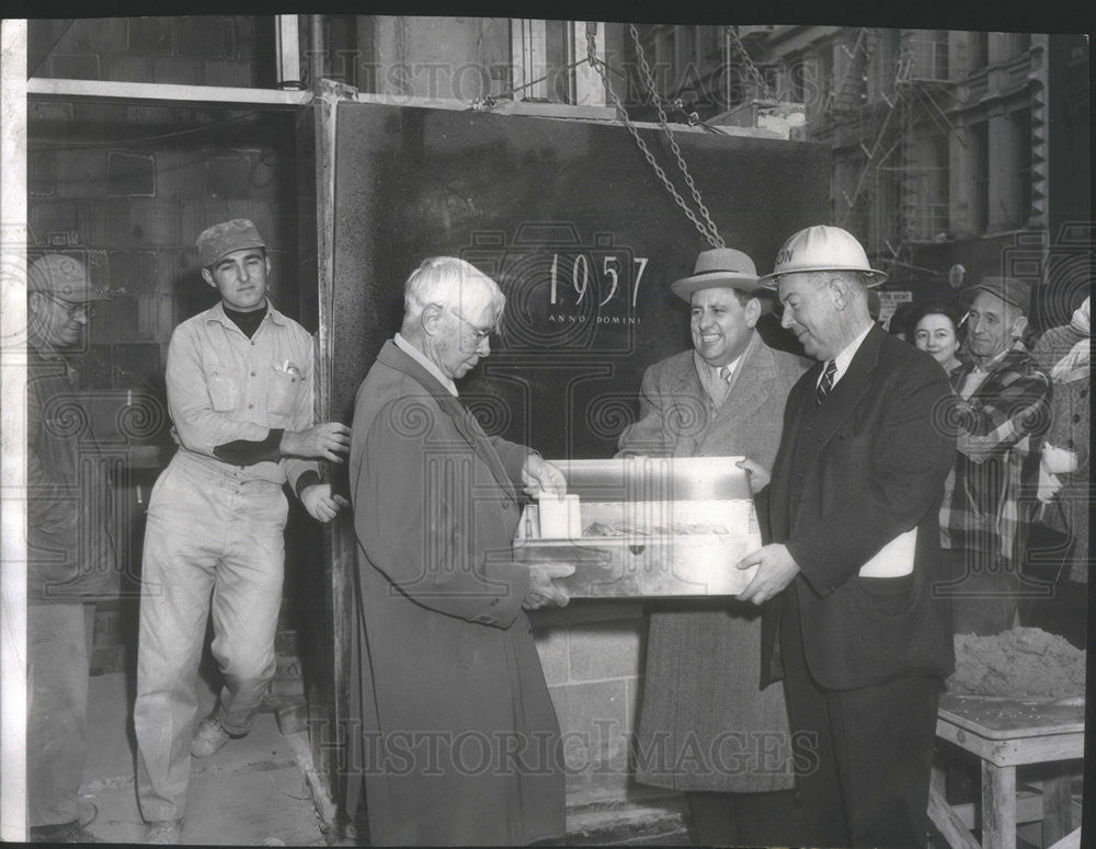 1957 Press Photo Carl Sandburg Poet Singer Raymond Olson  Edward Logelin - Historic Images