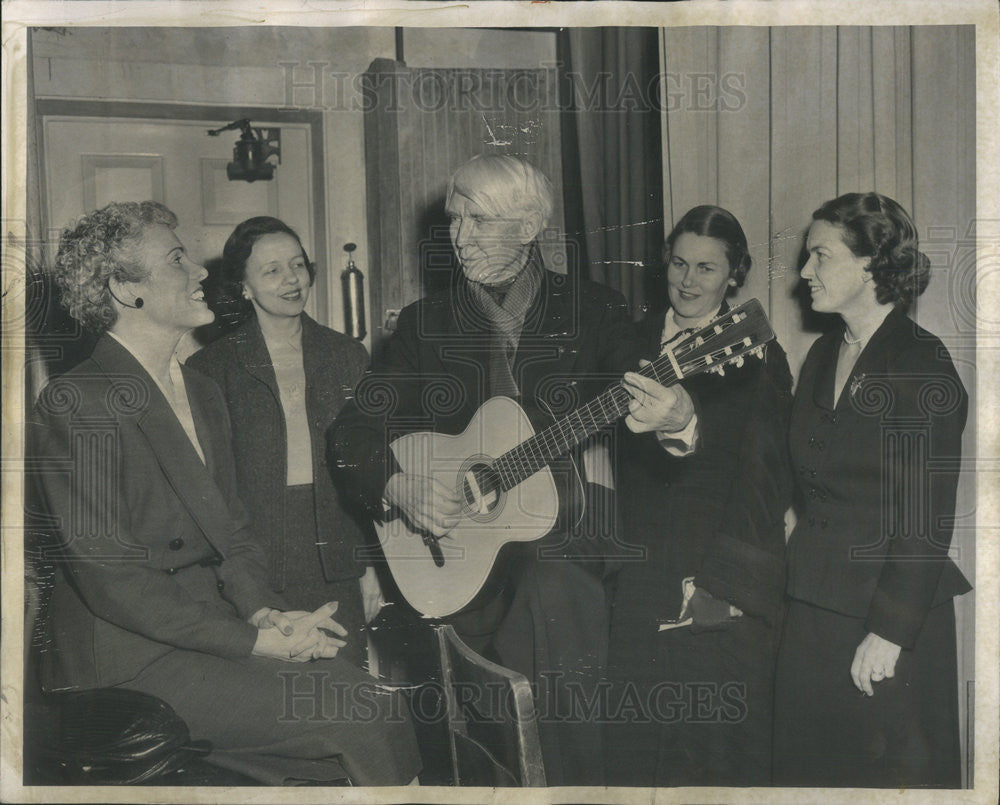 1953 Press Photo American Poet Author Journalist Editor Carl Sandburg - Historic Images