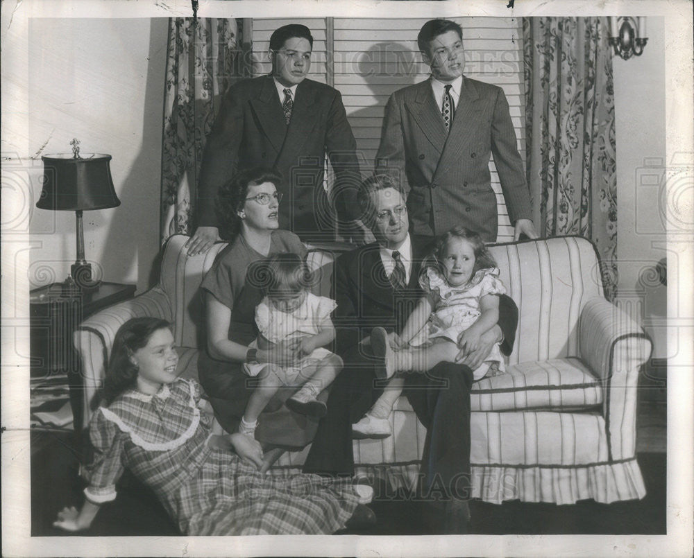 1948 Press Photo Family of Mrs.Genevieva MacDouglas &amp; Prof.Curtis MacDouglas. - Historic Images