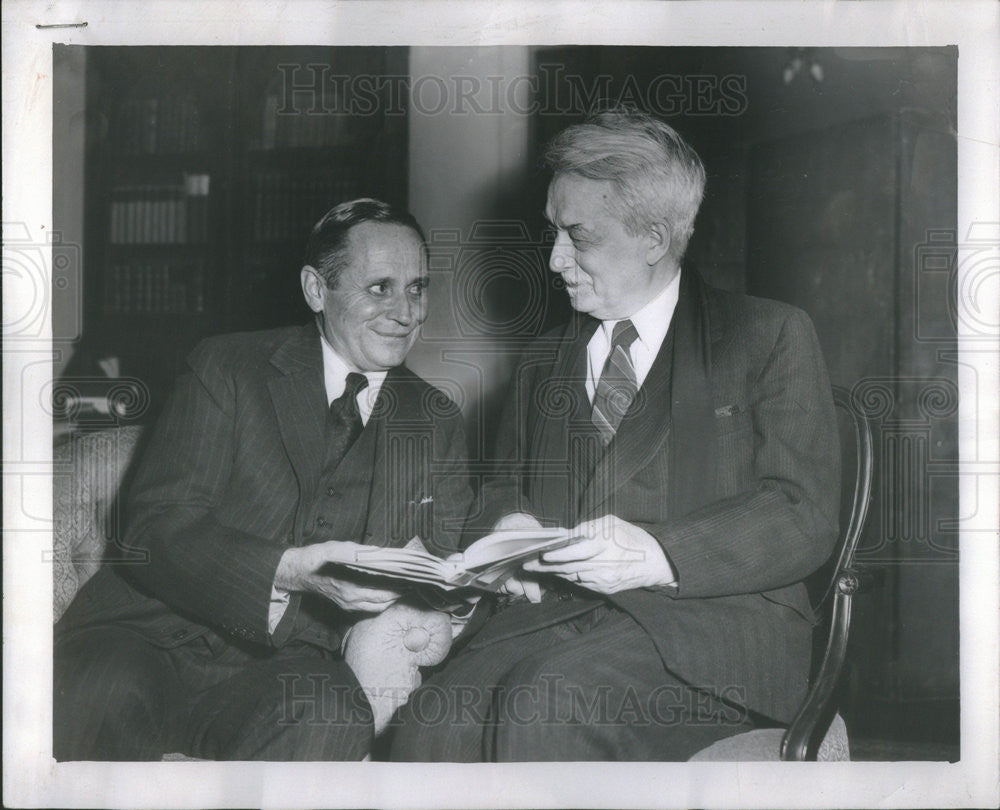 1955 Press Photo John Nef Is Chairman Of University  Get Together With Maritain - Historic Images