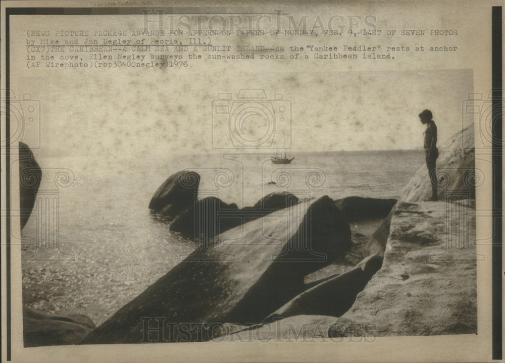 1976 Press Photo Ellen Negley on Caribbean Isle, &quot;Yankee Peddler&quot; Rests in Cove - Historic Images