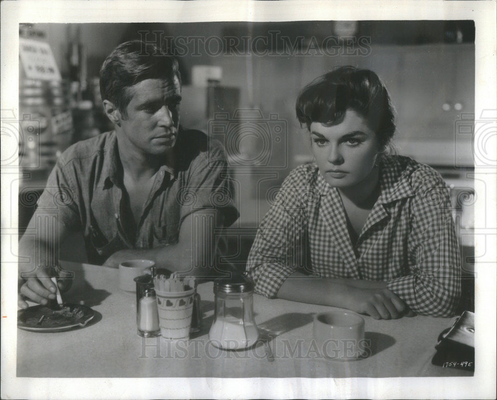 1960 Press Photo George Peppard &amp; Luann Patten in &quot;Home from the Hill&quot; - Historic Images