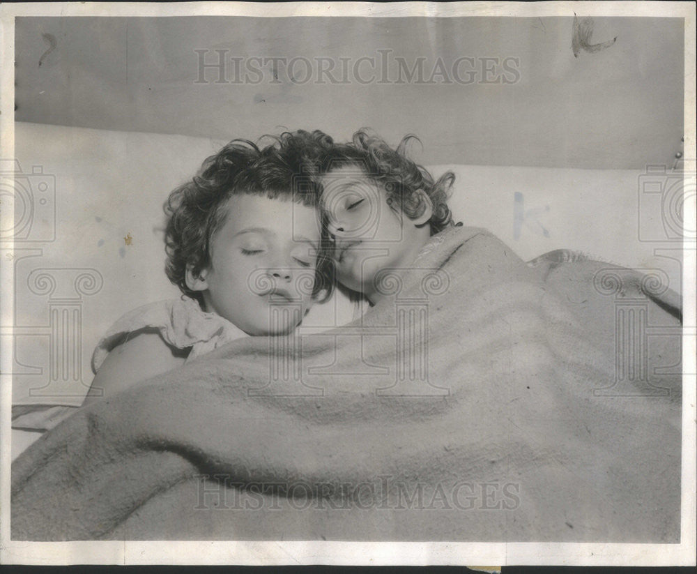 1955 Press Photo  Pasternack Twins Sleeping After Being Lost for 24 Hours - Historic Images