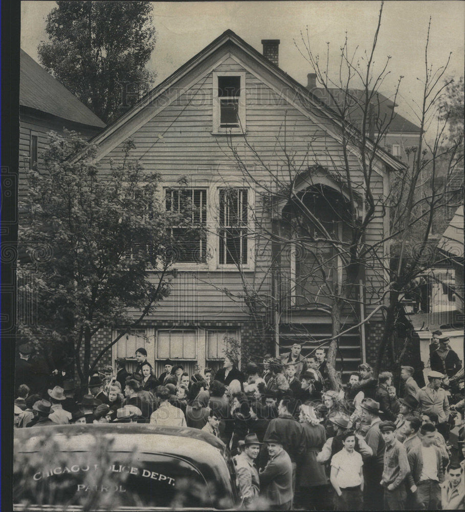 1946 Press Photo Chester Lesinewski Anthony Liczkowski Bodies Found Attic House - Historic Images