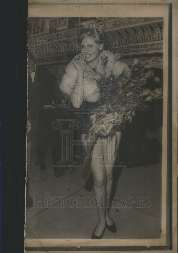 1968 Press Photo Barbara Rucker Wins Miss Photo Flash Title - Historic Images