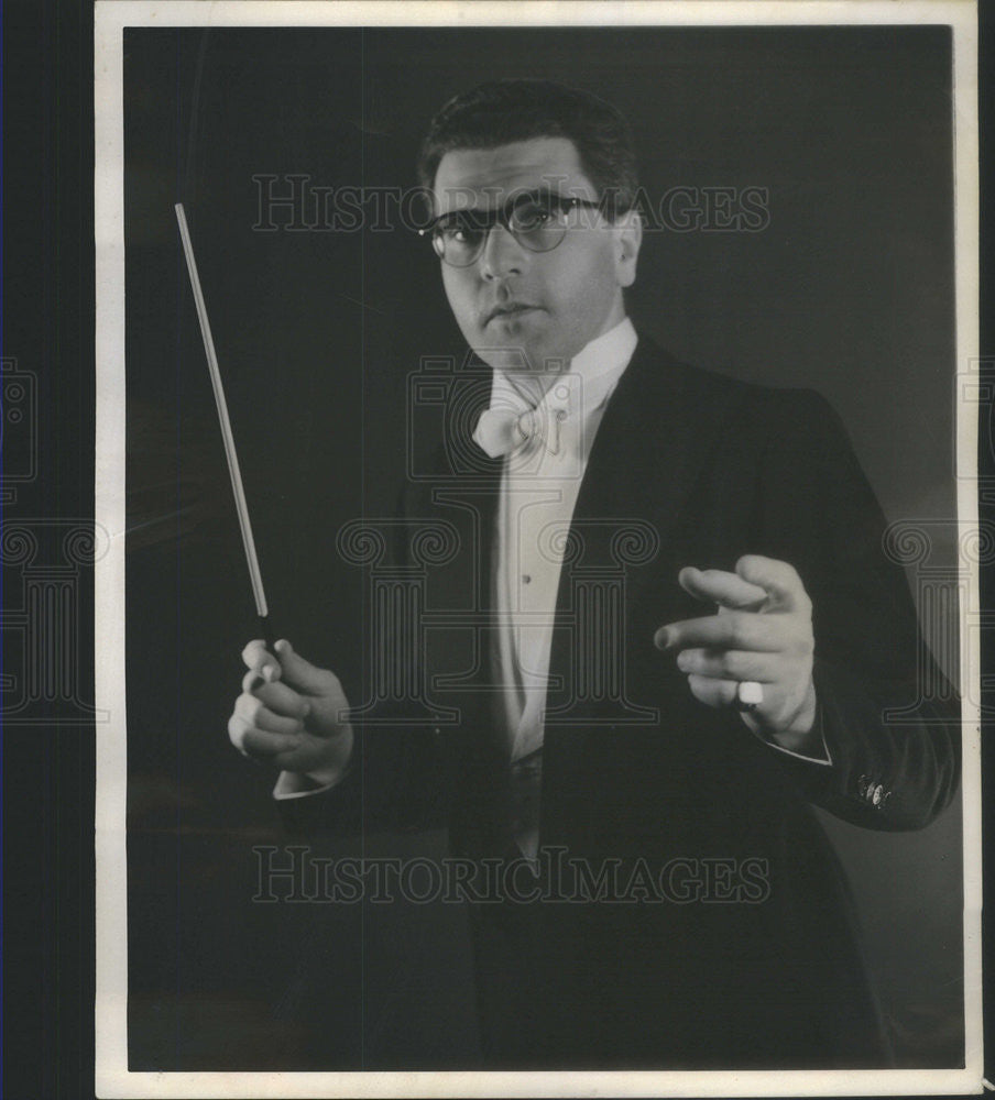 1954 Press Photo Julius Rudel, General Director & Conductor New York C ...