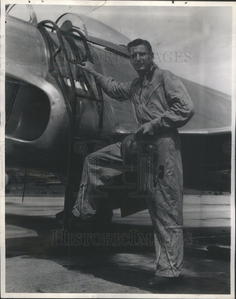 1948 Press Photo Maj Gustav Lundquist former Lane Tech football player - Historic Images