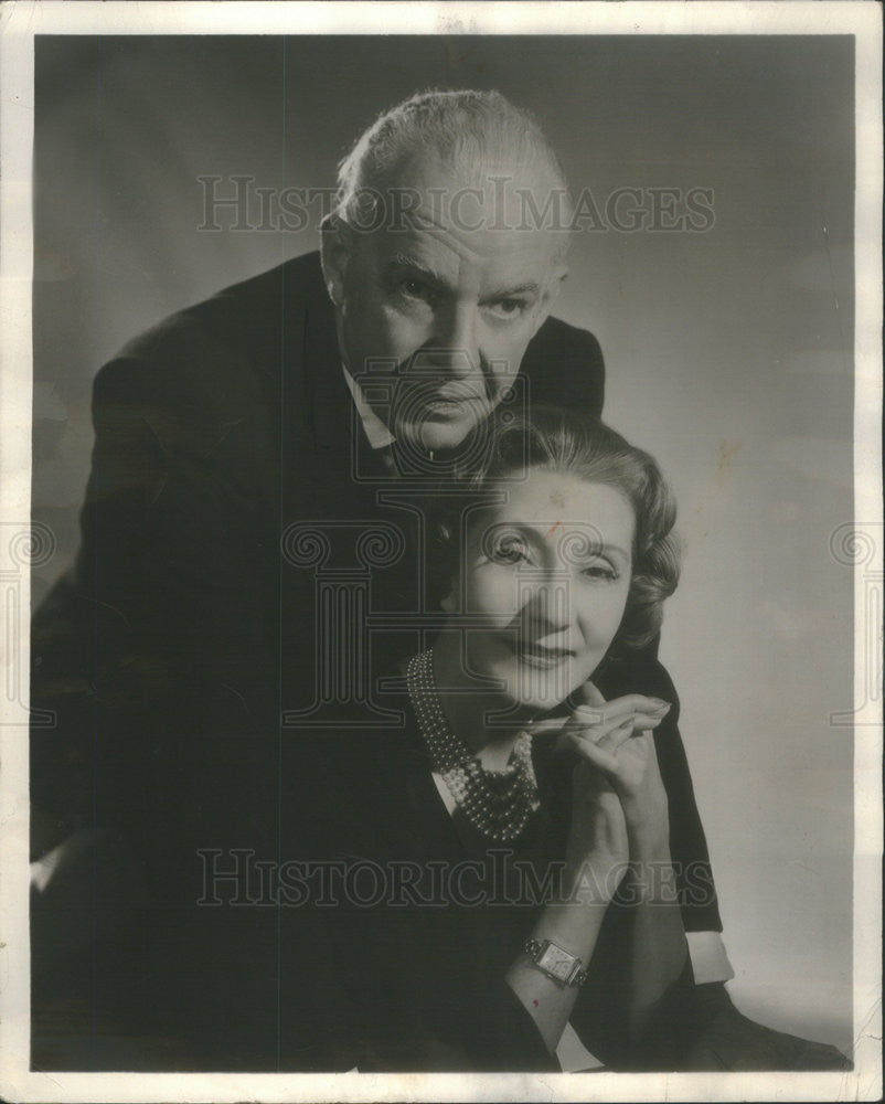 1959 Press Photo Alfred Lunt Lynn Fontanne The Visit - Historic Images