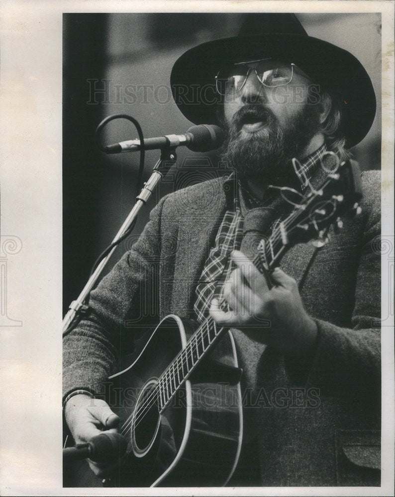 1981 Press Photo Folk Singer Dave Budolf Kept the Folks - Historic Images