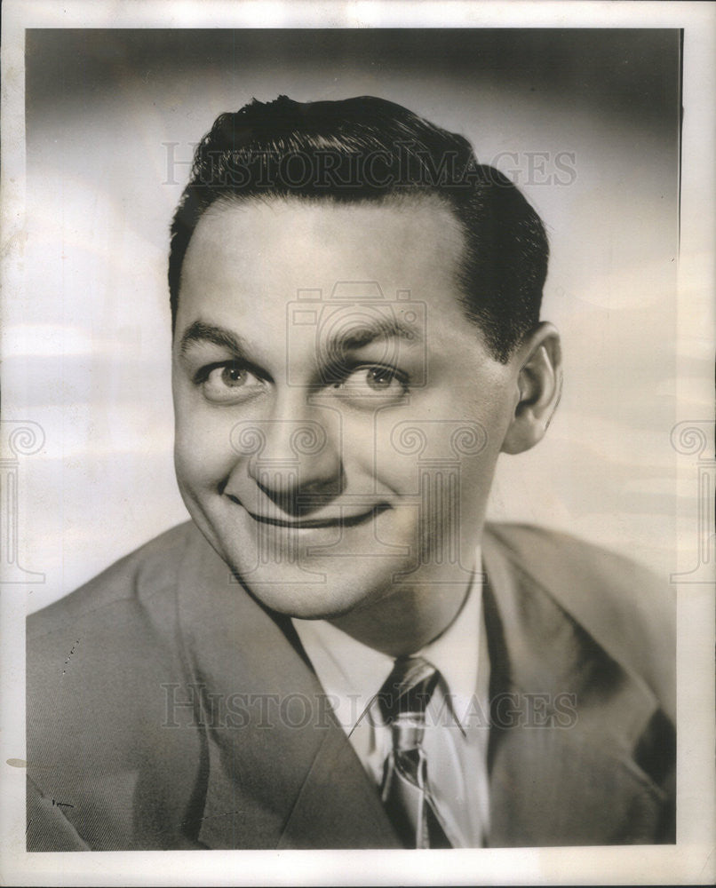 1947 Press Photo Frank Shuster of &quot;Wayne &amp; Shuster&quot; Canadian Comedy Act - Historic Images