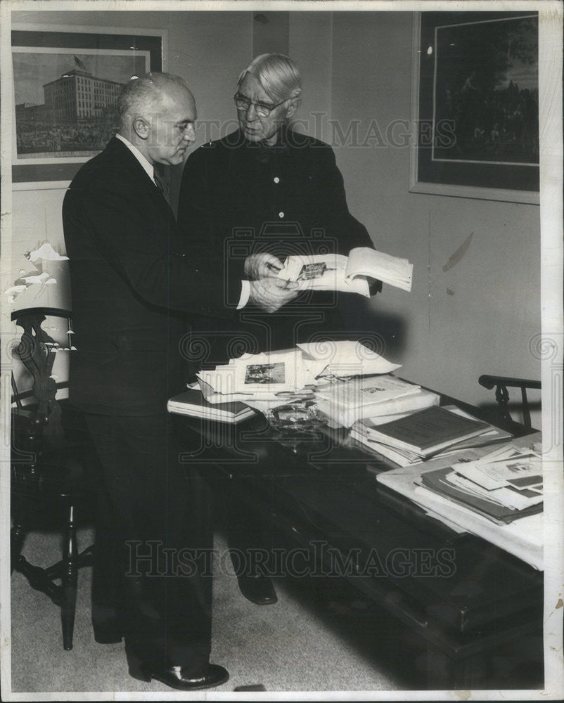 1947 Press Photo Carl sandburg biographer - Historic Images