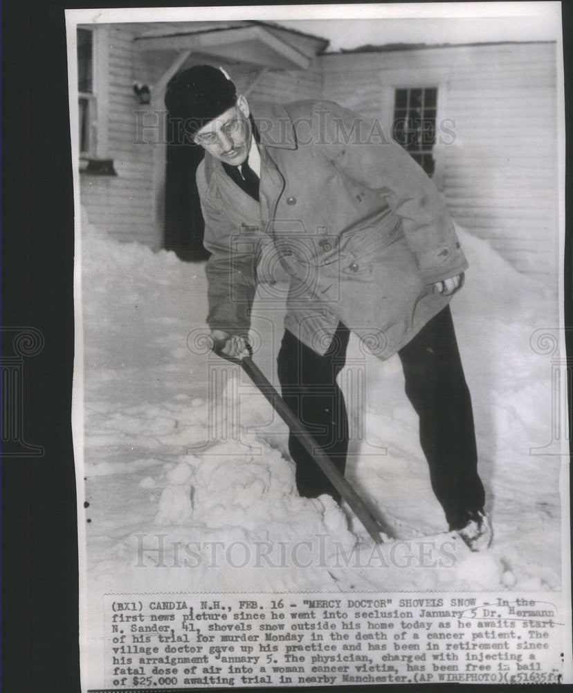 1950 Press Photo Mercy Killing Dr Hermann Sander Shovels Snow - Historic Images