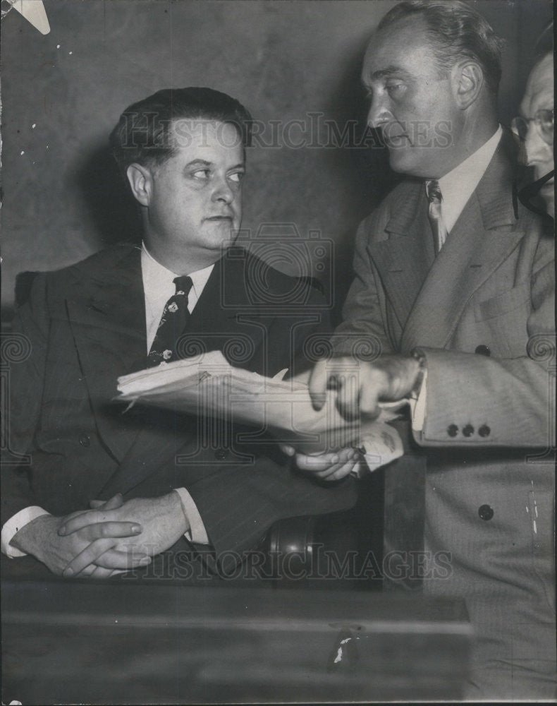 1946 Press Photo Donald Murray &amp; Attorney Charles A. Bellows Murder Trial - Historic Images