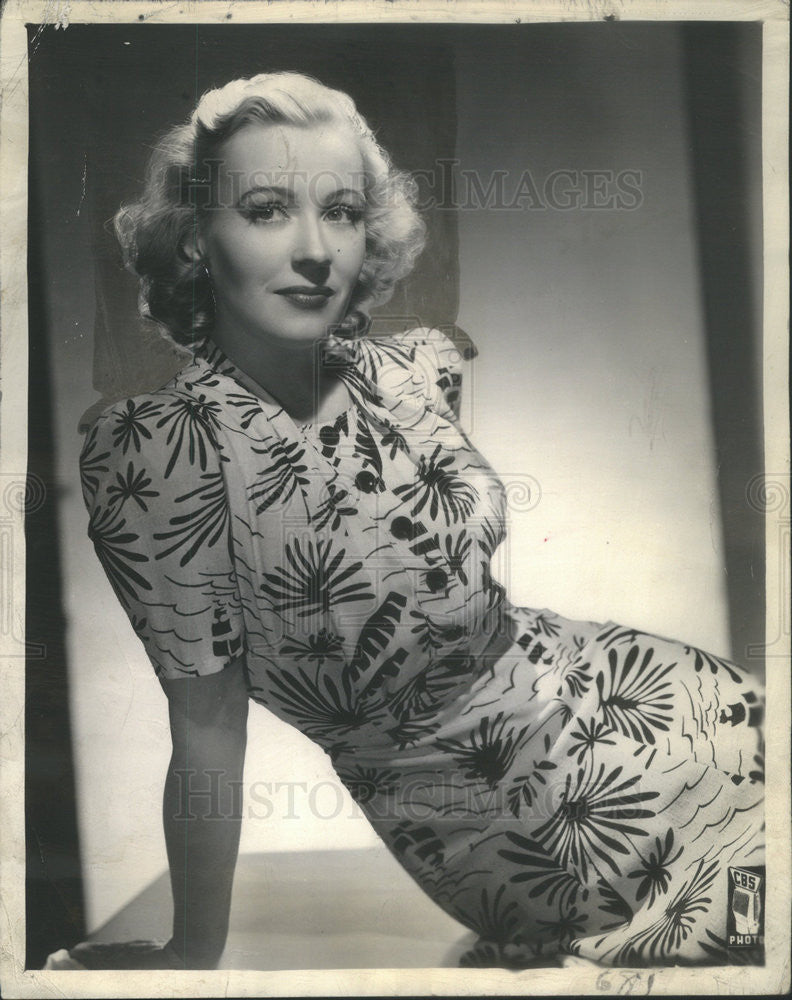 1943 Press Photo Ona Munson,actress - Historic Images