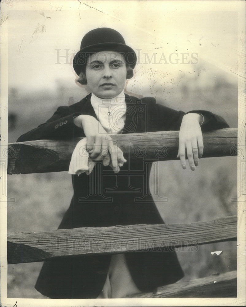 1933 Press Photo Mrs Kimball Salisbury - Historic Images