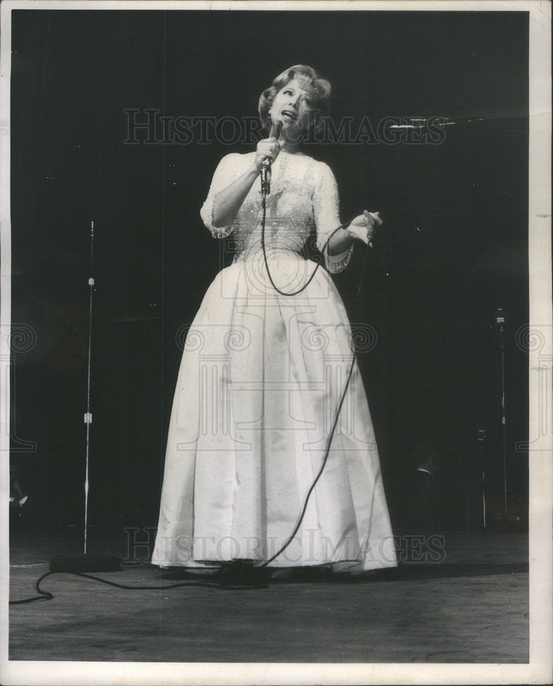 1961 Press Photo Dinah Shore Sings At 1961 Harvest Moon Festival - Historic Images