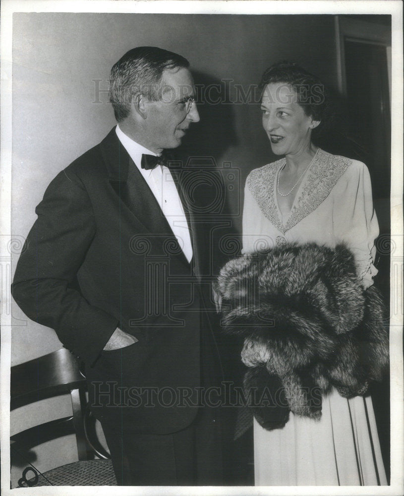 1952 Press Photo Socialites Edward Ryerson Mrs Telfer MacArthur Orchestra Hall - Historic Images