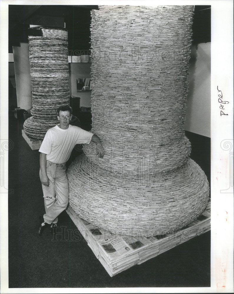 1991 Press Photo British Artist David Mach With Exhibit At Gallery 400 Chicago - Historic Images