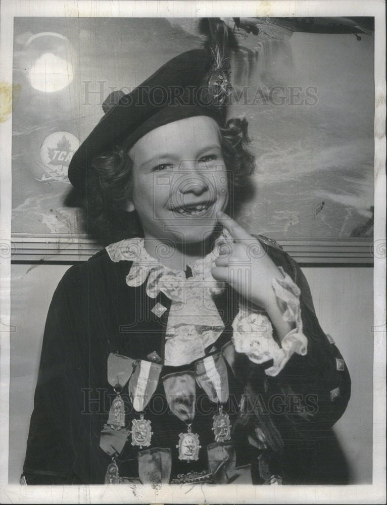 1948 Press Photo Margaret Ann MacDonald, 7, Scotch Ancestry, Awaits Haggis Feast - Historic Images