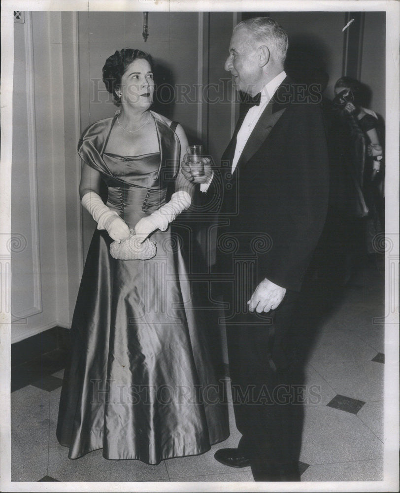 1951 Press Photo Mr. And Mrs. Hays MacFarland Chicago Society At Palmer House - Historic Images