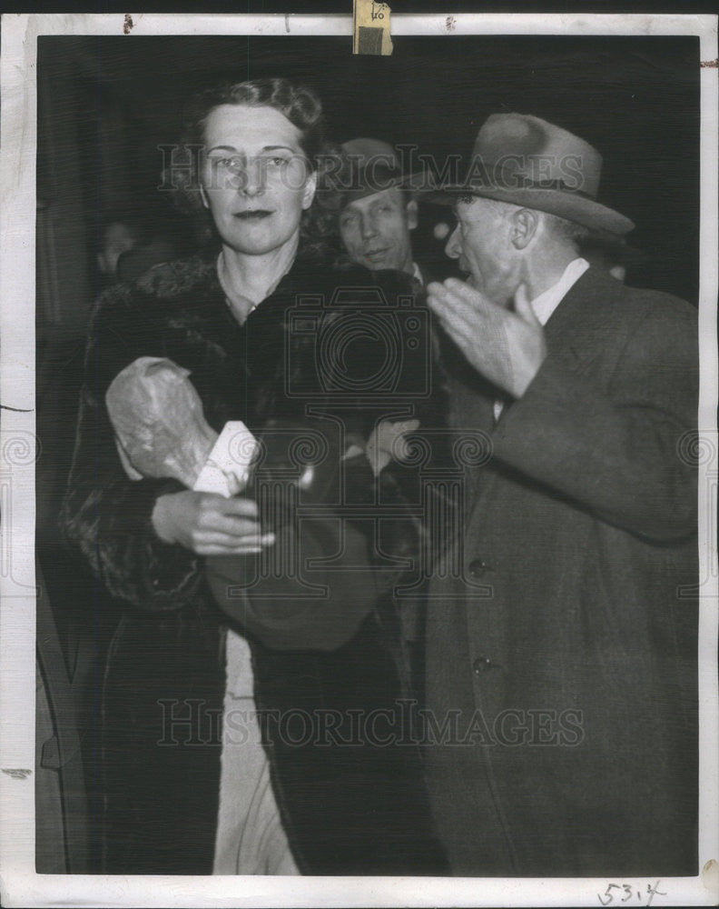 1949 Press Photo Elsie Lanning returns from New York with missing husband Harry - Historic Images