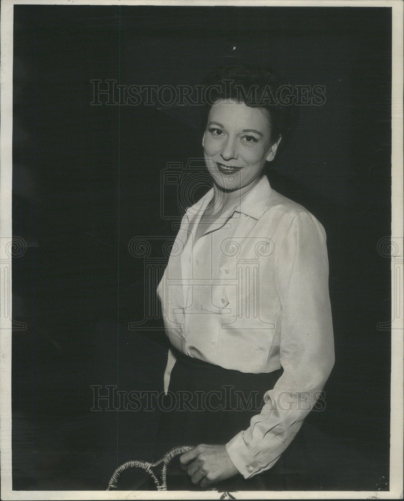 1954 Press Photo Louise Larabee portrays role as a teacher in &quot;Picnic&quot; - Historic Images