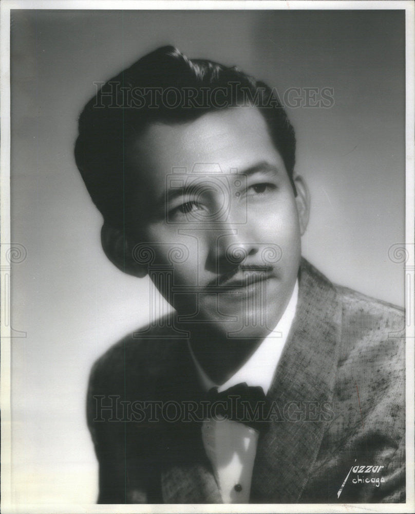 1962 Press Photo Singer Jimmy Lara performing at the Blue Angel - Historic Images