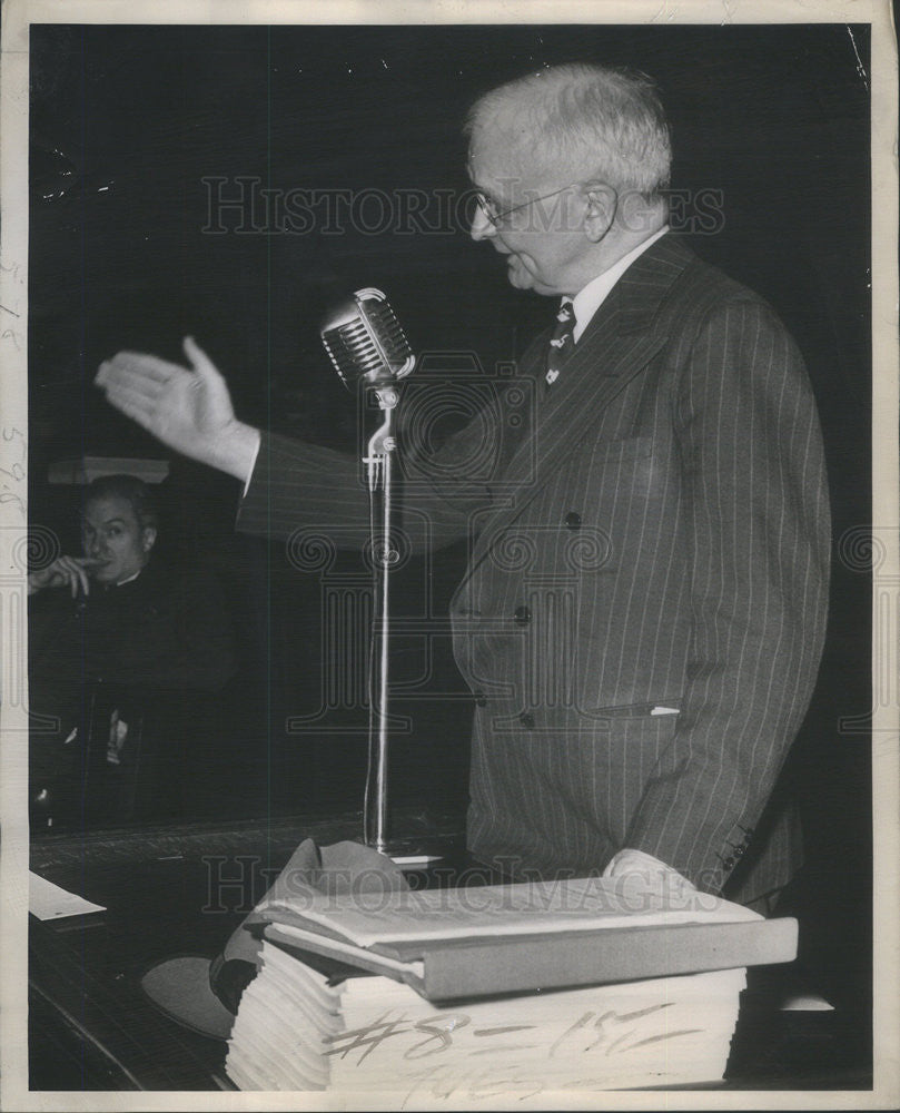 1946 Press Photo Doctor John Lapp Chairman Citizens Schools Committee Chicago - Historic Images