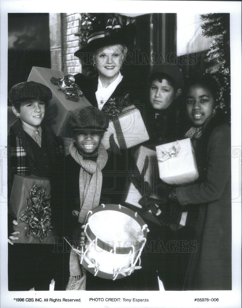 1996 Press Photo Actress Angela Lansbury CBS Television Movie Mrs. Santa Claus - Historic Images