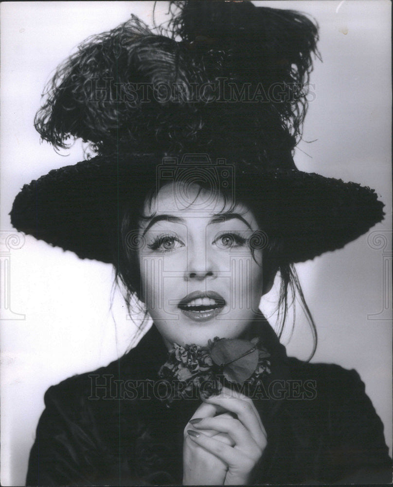 Press Photo Diane Todd Replaces Anne Rogers In My Fair Lady Play - Historic Images