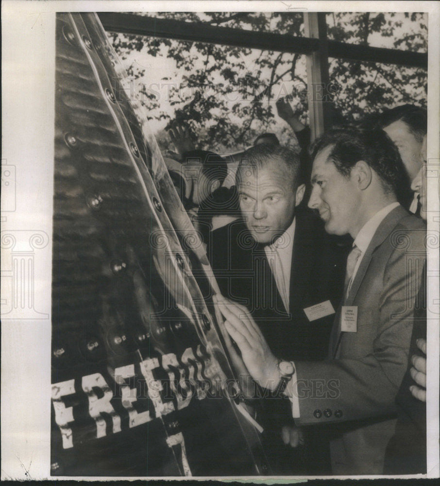 1962 Press Photo John Glenn & Gherman Titov & their wives at Washington - Historic Images