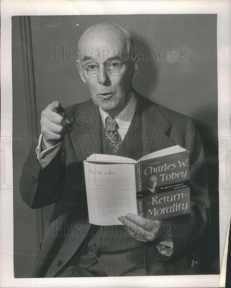 1952 Press Photo Sen. Charles W. Tobey (R, NH) Wrote Book &quot;Return to Morality&quot; - Historic Images